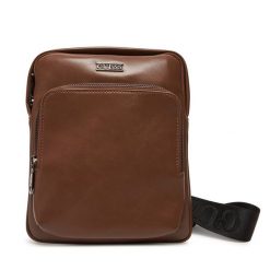 Saszetka Guess. Brązowe saszetki i nerki Guess, z aplikacjami. Za 299.99 zł.