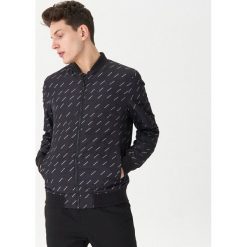 Kurtka bomber z nadrukiem - Czarny. Kurtki marki House. Za 149.99 zł.