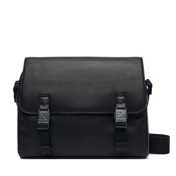 Saszetka Calvin Klein. Czarne saszetki i nerki CALVIN KLEIN, bez wzorów. Za 649.99 zł.