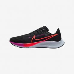 Buty do biegania męskie Nike Air Zoom Pegasus 38. Czarne buty do biegania Nike, bez wzorów, z gumy, bez zapięcia, do biegania. Za 691.00 zł.