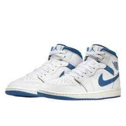 Buty do chodzenia męskie Nike Air Jordan 1 Mid. Niebieskie buty sportowe casual Jordan, bez wzorów, z materiału, bez zapięcia, nike air jordan. Za 745.00 zł.