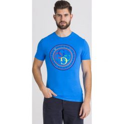 T-SHIRT G-STAMP GUESS. Niebieskie t-shirty Guess, l, z aplikacjami, z bawełny, bez kołnierzyka, bez ramiączek. Za 101.40 zł.