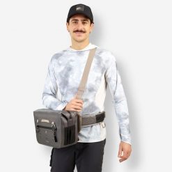 Torba wędkarska na ramię / pasek Caperlan 900 12 l. Szare torby na ramię CAPERLAN, bez wzorów, z materiału, na ramię, bez dodatków. Za 399.99 zł.