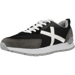 Buty MUNICH VERSATILE 33 Czarny. Czarne buty trekkingowe munich, bez wzorów, ze skóry, bez zapięcia. Za 372.99 zł.