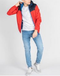 Invicta Kurtka | 4431780 | Mężczyzna | Czarny, Czerwony. Czarne kurtki Invicta, m, bez wzorów, z poliamidu, bez kaptura. W wyprzedaży za 299.00 zł.