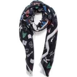 Chusta KARL LAGERFELD - Allover Pins Scarf 86KW3310 Black. Szaliki marki KARL LAGERFELD. Za 429.00 zł.