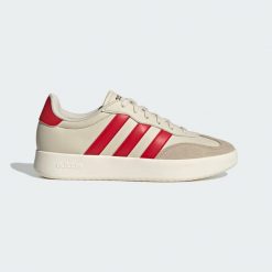 Buty Barreda. Brązowe buty trekkingowe Adidas, bez wzorów, ze skóry, bez zapięcia. Za 299.00 zł.