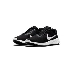 Buty do biegania męskie Nike Revolution 6. Białe buty do biegania Nike, bez wzorów, z materiału, bez zapięcia, do biegania, nike revolution. Za 423.00 zł.