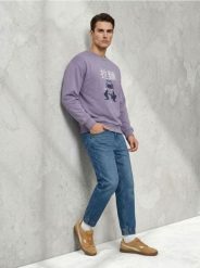 Bluza crewneck z nadrukiem comfort - fioletowy. Fioletowe bluzy bez kaptura Sinsay, l, bez wzorów, bez kaptura. Za 39.99 zł.