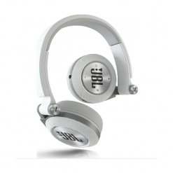 Słuchawki JBL SYNCHROS E40BTWHT. Słuchawki bezprzewodowe JBL. Za 447.18 zł.