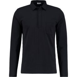Filippa K Koszulka polo navy. Niebieskie koszulki polo sportowe marki Filippa K, z bawełny, polo. Za 399.00 zł.