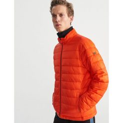 Pikowana kurtka ze stójką - Pomarańczo. Kurtki marki Reserved. Za 129.99 zł.