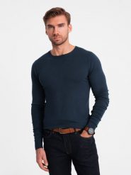 Klasyczny męski sweter z wiskozą BASIC z okrągłym dekoltem – granatowy V9 - Rozmiar: L. Niebieskie swetry nierozpinane Ombre Clothing, l, bez wzorów, z wiskozy, bez kołnierzyka, bez ramiączek. W wyprzedaży za 89.99 zł.
