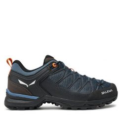 Trekkingi Salewa. Czarne buty trekkingowe Salewa, bez wzorów, bez zapięcia. Za 819.99 zł.