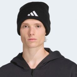 Czapka ADIDAS. Czapki zimowe Adidas, bez wzorów, z dzianiny. Za 89.99 zł.