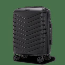 Walizka kabinowa Wings PHOENIX polipropylen 20" BLACK. Czarne walizki Wings, bez wzorów, z materiału, małe. Za 153.93 zł.