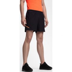 Spodenki treningowe męskie SKMF253 - głęboka czerń. Krótkie spodenki sportowe marki Under Armour. Za 79.99 zł.