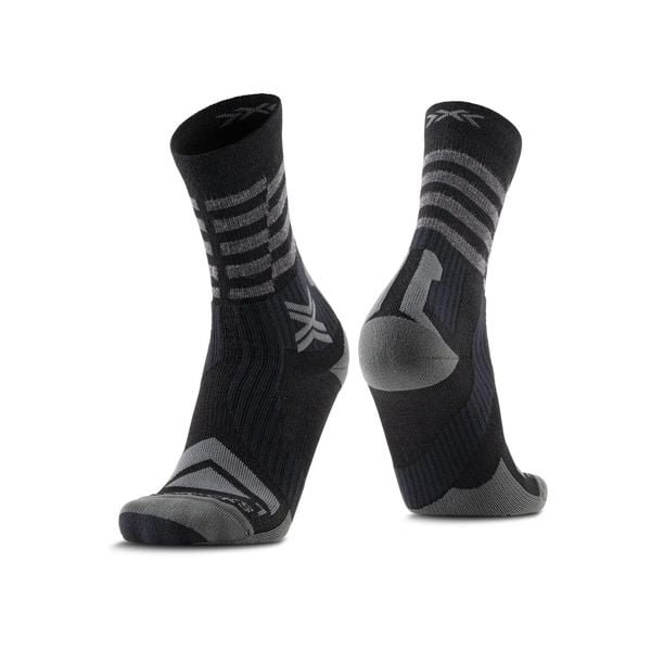 Skarpetki X-Socks Perform Merino Crew Expert. Czerwone skarpety X-Socks, bez wzorów, z poliamidu. Za 175.50 zł.