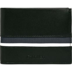 Calvin Klein - Portfel skórzany. Czarne portfele CALVIN KLEIN, bez wzorów, z materiału. W wyprzedaży za 199.90 zł.