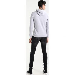 Chasin' STEVENS Bluza z kapturem grey. Bluzy z kapturem marki Chasin', m, z bawełny, z kapturem. W wyprzedaży za 269.10 zł.