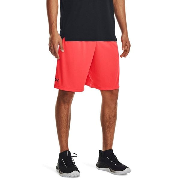 Spodenki fitness męskie Under Armour Tech WM. Czerwone szorty Under Armour, m, bez wzorów, sportowe. Za 169.99 zł.