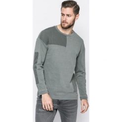 Review - Longsleeve. Zielone bluzki z długim rękawem Review, m, bez wzorów, z bawełny, bez kołnierzyka, bez ramiączek. W wyprzedaży za 49.90 zł.