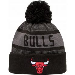 Czapka Unisex Dla Dorosłych New Era Beanie. Szare czapki zimowe CHICAGO BULLS, bez wzorów. Za 207.99 zł.