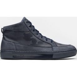 Granatowe sneakersy męskie. Buty sportowe casual marki Kazar. Za 549.00 zł.