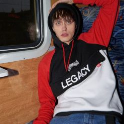 Bluza z kapturem kolekcja Heritage - Biały. Bluzy z kapturem marki Cropp. Za 129.99 zł.