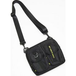 Saszetka typu crossbody bag - Czarny. Torby na ramię marki Cropp. Za 89.99 zł.