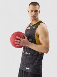 4F Tank top replika wyjazdowy z sezonu 2023/24 męski 4F x Sokół Łańcut - multikolor XL. Bezrękawniki 4F, m, bez wzorów, z dzianiny, bez kołnierzyka, bez ramiączek. W wyprzedaży za 119.99 zł.