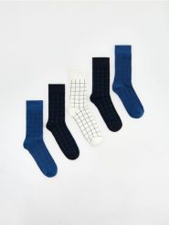 5 pack skarpet - granatowy. Niebieskie skarpety Reserved, bez wzorów. W wyprzedaży za 39.99 zł.