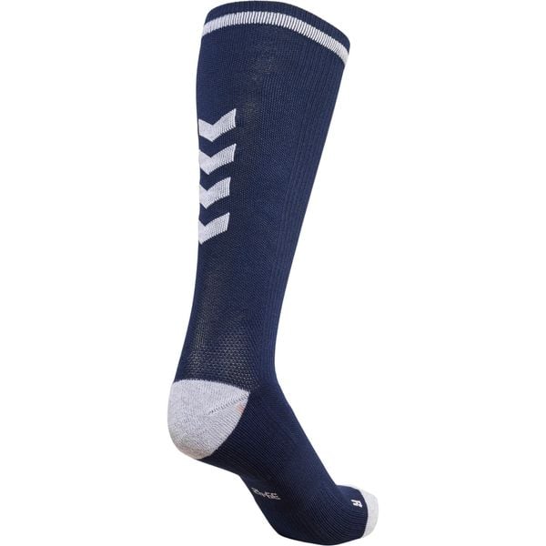 Skarpety sportowe dla dorosłych Hummel Elite Indoor Sock High. Białe skarpetki sportowe Hummel, bez wzorów. Za 90.00 zł.