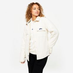 Ciepła kurtka skaterska z kolekcji Roos Zwetsloot, beżowa, niebarwiona. Białe kurtki Decathlon, m, bez wzorów, z bawełny, bez kaptura. W wyprzedaży za 179.99 zł.