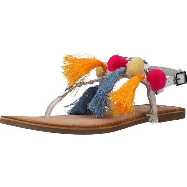 Sandały GIOSEPPO 44987G Biały. Białe sandały Gioseppo, ze skóry, bez zapięcia. Za 121.99 zł.