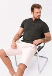 Koszulka ze stójką T-COMBAT. Brązowe t-shirty Volcano, m, bez wzorów, z bawełny, bez kołnierzyka, bez ramiączek. Za 79.99 zł.