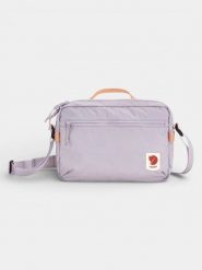 Torba Fjallraven High Coast Crossbody. Fioletowe torby na ramię Fjällräven, bez wzorów, z materiału, na ramię, bez dodatków. Za 340.99 zł.
