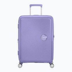 Walizka podróżna American Tourister Soundbox 8. Fioletowe walizki American Tourister, bez wzorów. Za 689.99 zł.