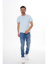 Basics & More Koszulka w kolorze błękitnym rozmiar: L. Niebieskie bezrękawniki Basics & More, l, bez wzorów, z bawełny, bez kołnierzyka, bez ramiączek. Za 87.95 zł.