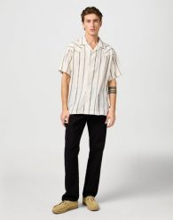 MESKA KOSZULA WRANGLER SS W RESORT SHIRT NATURAL STRIPE 112362750. Koszule Wrangler, l, bez wzorów, bez kołnierzyka, bez ramiączek. Za 109.99 zł.