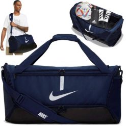 Torba sportowa Nike Academy Team treningowa na ramię ze wzmacnianym dnem 60L. Czarne torby na ramię Nike, bez wzorów, na ramię, bez dodatków. Za 129.99 zł.