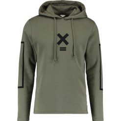 Jack & Jones JCOHERNAN HOOD EXCLUSIVE Bluza z kapturem dusty olive. Bluzy z kapturem marki Jack & Jones, m, z bawełny, z kapturem. Za 169.00 zł.