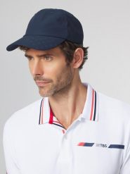 Czapka z daszkiem TBS Quickcap. Niebieskie czapki z daszkiem Tbs, bez wzorów, z materiału. Za 195.50 zł.