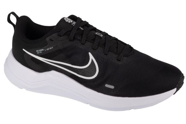 Tenisówki Nike Model Downshifter 12 C/o Kolor Czarny. Czarne trampki Nike, m, bez wzorów, bez zapięcia. Za 378.00 zł.
