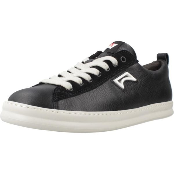 Buty CAMPER 002 RUNNER Czarny. Czarne buty trekkingowe Camper, bez wzorów, ze skóry, bez zapięcia. Za 397.99 zł.