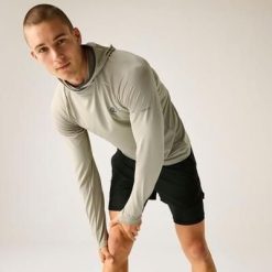 Męska bluza z kapturem do biegania Sprint City. Brązowe bluzy z kapturem Dare 2B, m, bez wzorów, z elastanu, z kapturem. Za 279.99 zł.