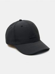 Czapka z daszkiem i naszywką - czarny. Czarne czapki z daszkiem Sinsay, z aplikacjami. Za 15.99 zł.