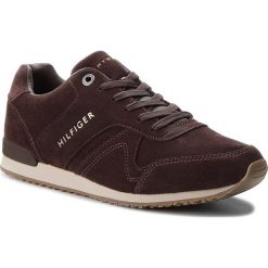 Sneakersy TOMMY HILFIGER - Iconic Suede Textile FM0FM01731 Coffee Bean 212. Buty sportowe casual marki Tommy Hilfiger. W wyprzedaży za 279.00 zł.