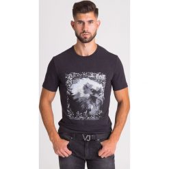 T-SHIRT REGULAR FIT EA7 EMPORIO ARMANI. Szare t-shirty EA7 Emporio Armani, l, bez wzorów, bez kołnierzyka, bez ramiączek. Za 199.50 zł.