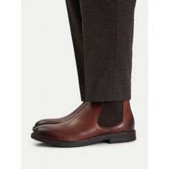 Sztyblety Lasocki. Brązowe sztyblety Lasocki, bez wzorów, bez obcasa, bez zapięcia. Za 249.99 zł.